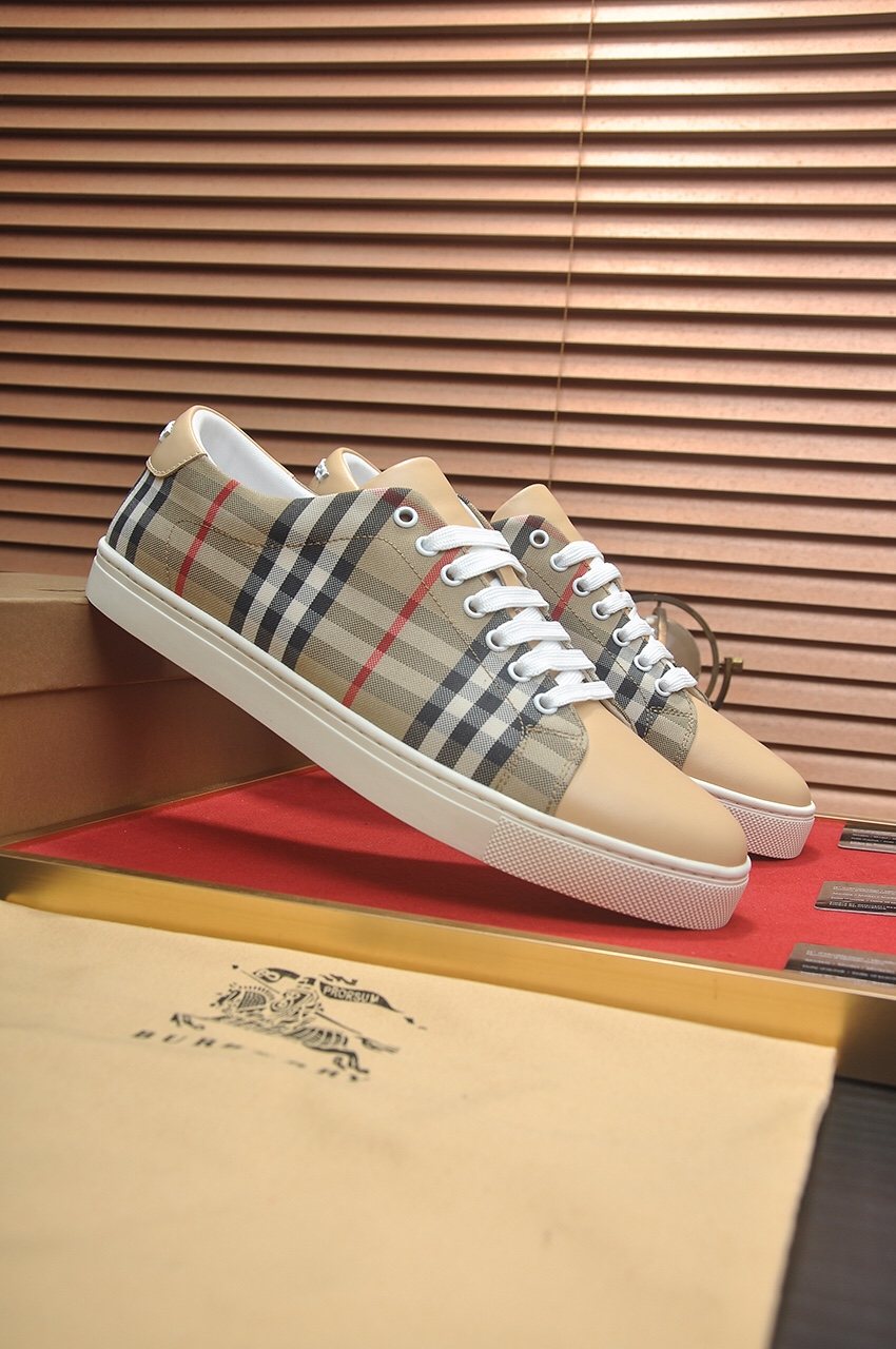 Burberry Beige Plaid Low-Top Sneakers - Lace-Up Closure