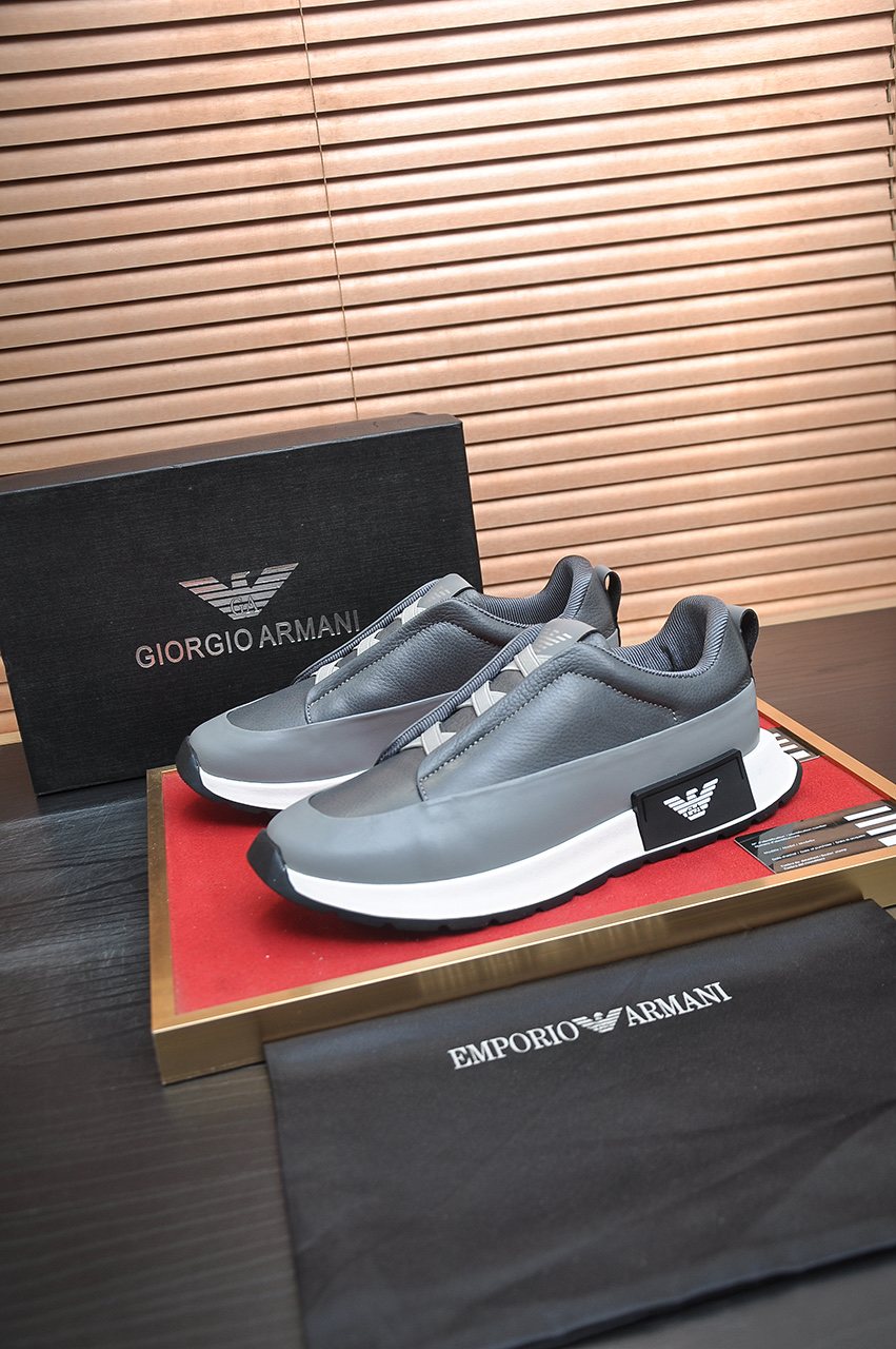 Armani Eagle-Accent Low-Top Sneakers